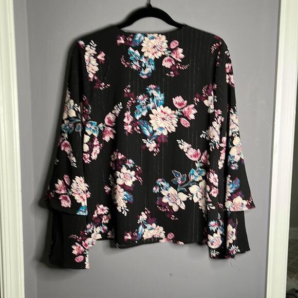 Lily White Black and Purple Floral Flowy Sleeve Blouse Size Large - Picture 6 of 9